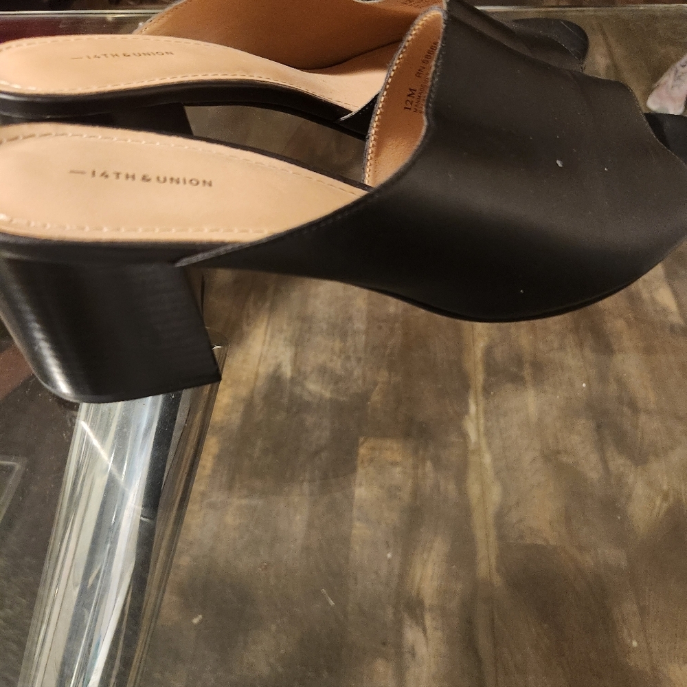 Heels - Picture 4 of 4